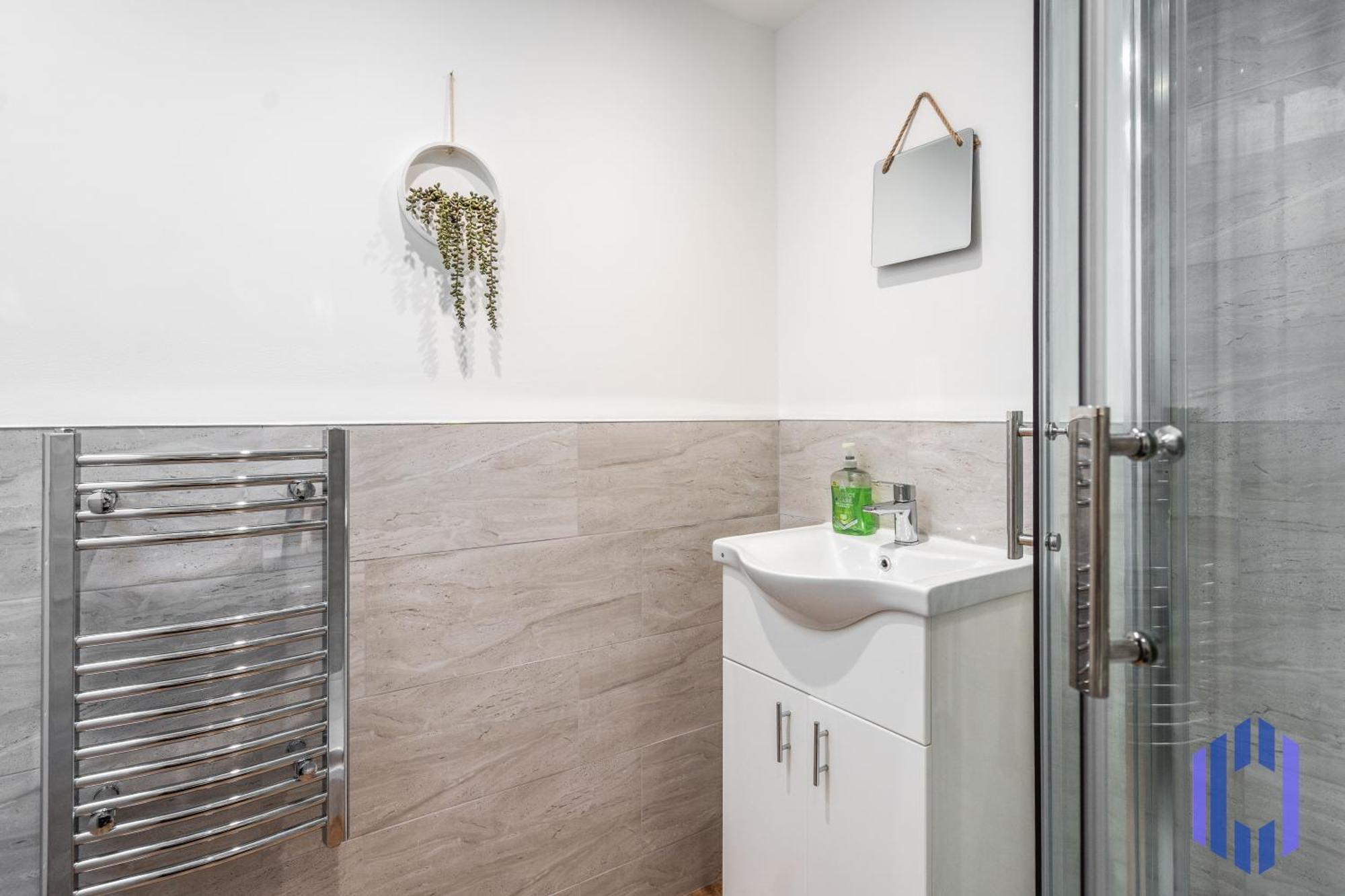 Scandi Loft Style - Sleeps 6 - Near Airport * Manchester